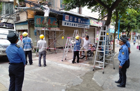 拆除違規廣告牌