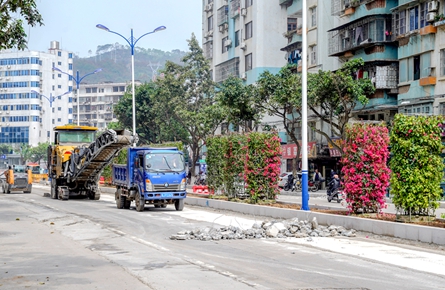 改造西環路行車道