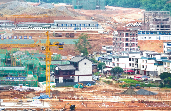 加快六堡古鎮項目建設