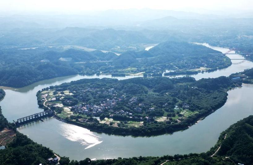 北流河環(huán)抱洲地半島