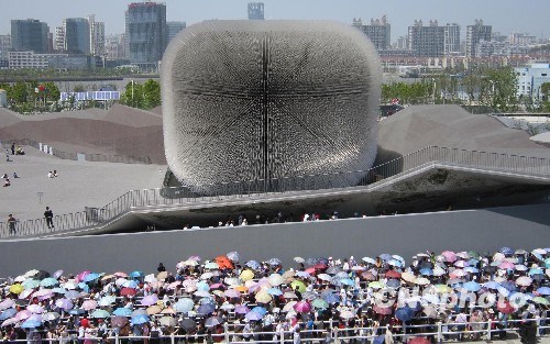 世博前3天56.5萬人入園 今將迎來首個(gè)非指定日